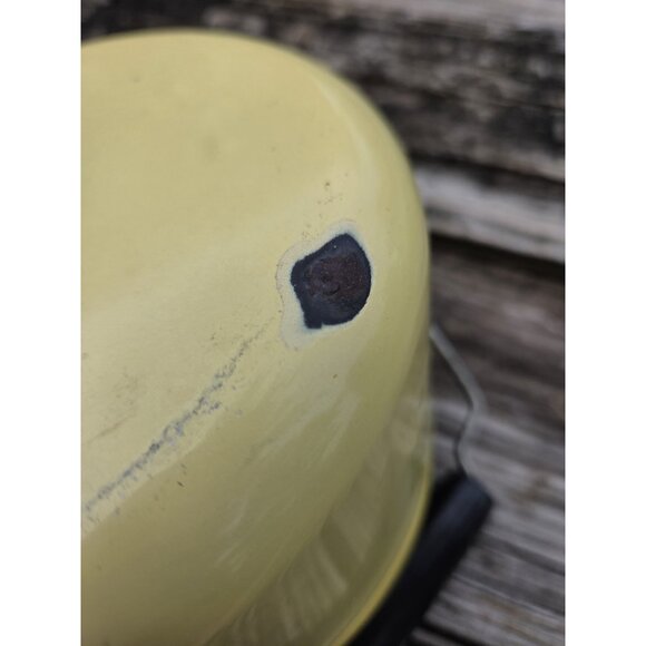 Vintage yellow enamel teapot With Lid Enamelware Bail Handle - Picture 14 of 16